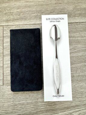 New Artis Elite Collection Oval 7 Brush and Brush Cleaning Pad